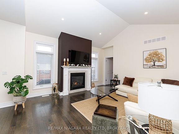5th image of 4049 Village Creek Dr