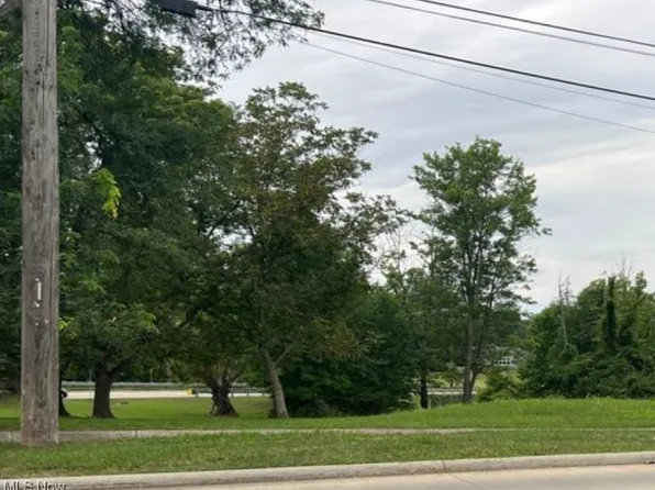 12939 W Pleasant Valley Rd, Parma, OH 44130