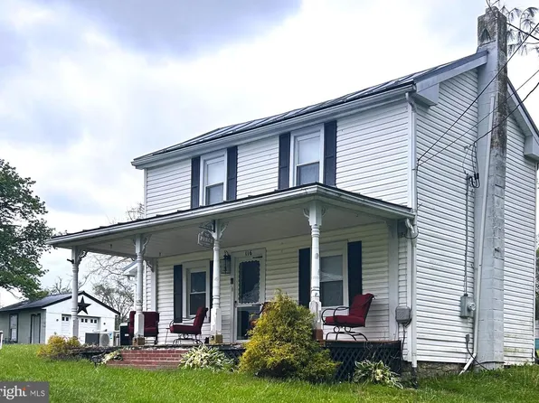116 Country Ln, Clear Brook, VA 22624