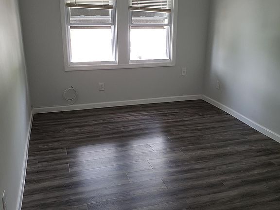 3rd image of 137 Barnard Ave