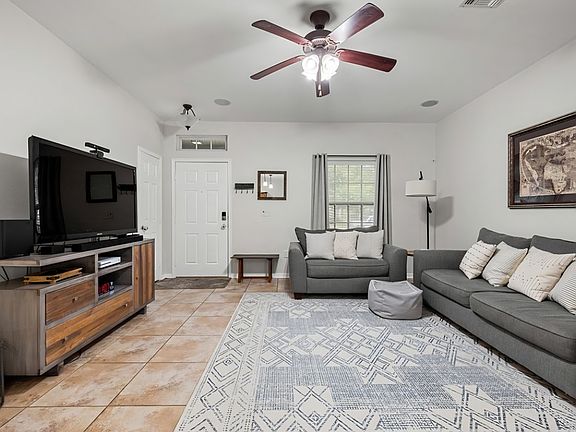 4th image of 2606 Las Brisas St