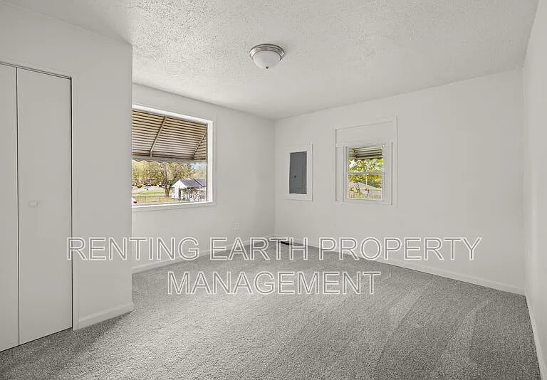 1893 Princeton Ct SW — Photo 12