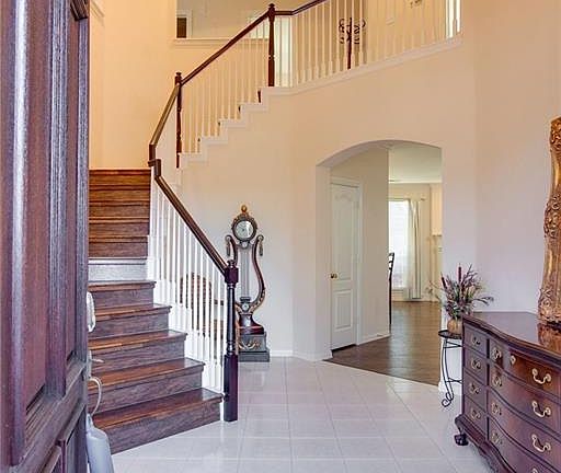 4th image of 2820 Lakehollow Ln