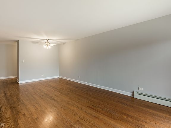 3rd image of 1563 W Pratt Blvd