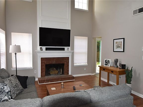 3rd image of 2180R Ashton Dr