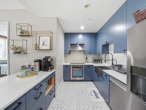 4th image of 42-60 Crescent St #3D
