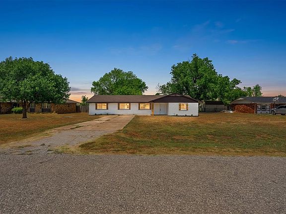 2nd image of 2024 E Robberts Ave