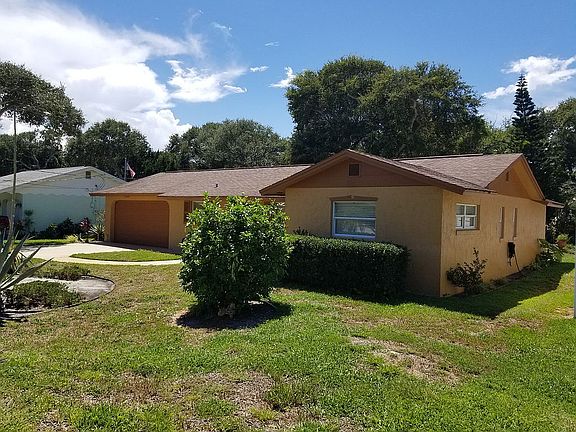 4th image of 708 Evergreen St