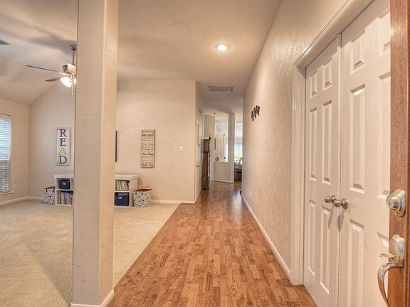 4th image of 110 W Hobbit Glen Dr