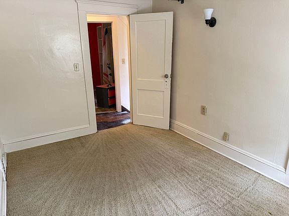 5th image of 1903 Deyo St