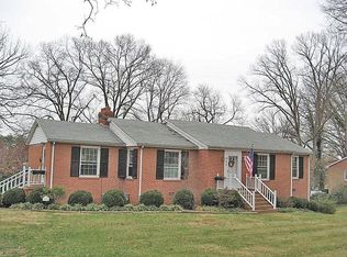 802 Oakwood Dr, Eden, NC 27288