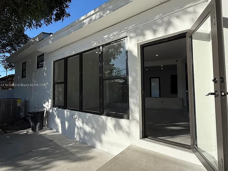 12615 N Miami Ave — Photo 46