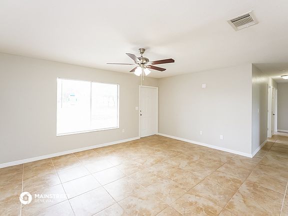 3rd image of 2685 Pan American Blvd