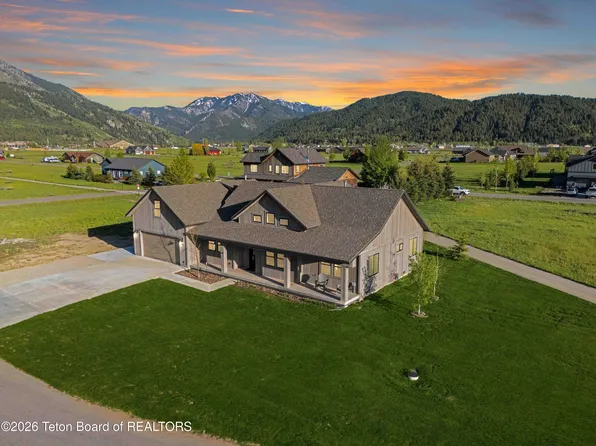 325 Columbine St, Alpine, WY 83128