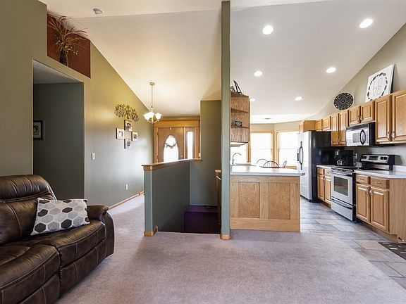 3rd image of 602 Agape Ave