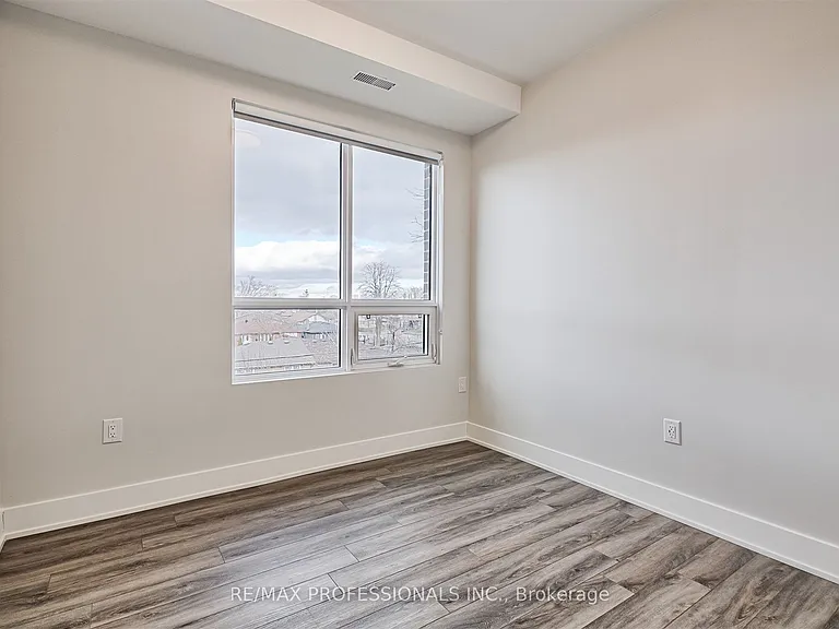 62 Dixfield Dr #140 — Photo 15