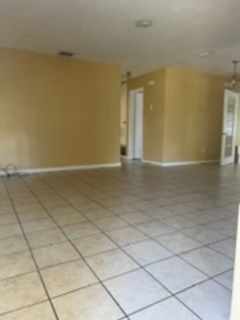 3 Bedroom 1 Bathroom Home For Rent at 1407 Whitewood Drive Deltona, FL. 32725 — Photo 2