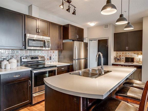 3rd image of 1004 Rosenthal Blvd NW #306