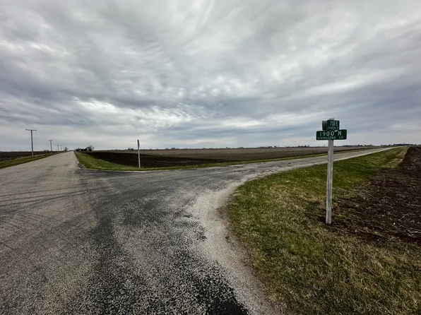 E 1900 North Rd #N, Flanagan, IL 61740