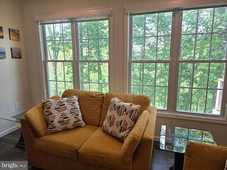 167 Hyde Park Ln — Photo 13