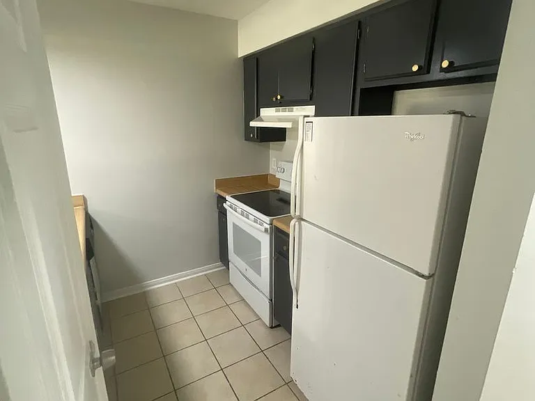100-103 Sandra Del Mar Dr — Photo 8