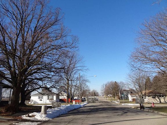 5th image of 2398 Maple St