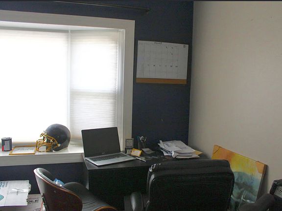 3rd image of 804 25th St APT 3