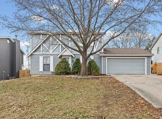 1113 Somerset Cir, Lawrence, KS 66049