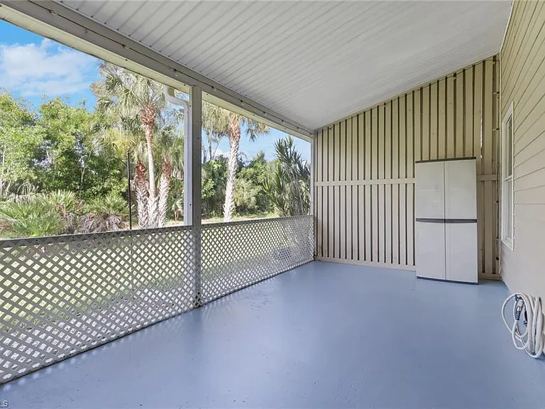 6085 Lake Front Dr — Photo 17