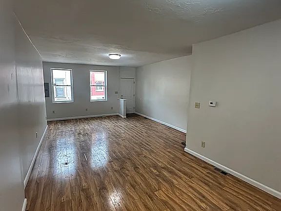 2nd image of 1308 Boyle St