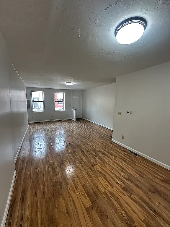 Building Photo - 1308 Boyle St