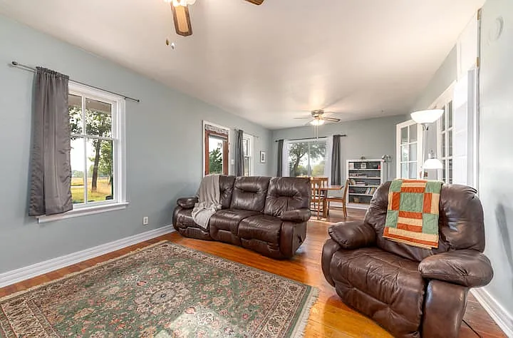 255 Gerer Ln — Photo 3
