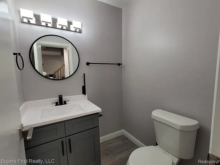 18425 Alta Vista Dr — Photo 13