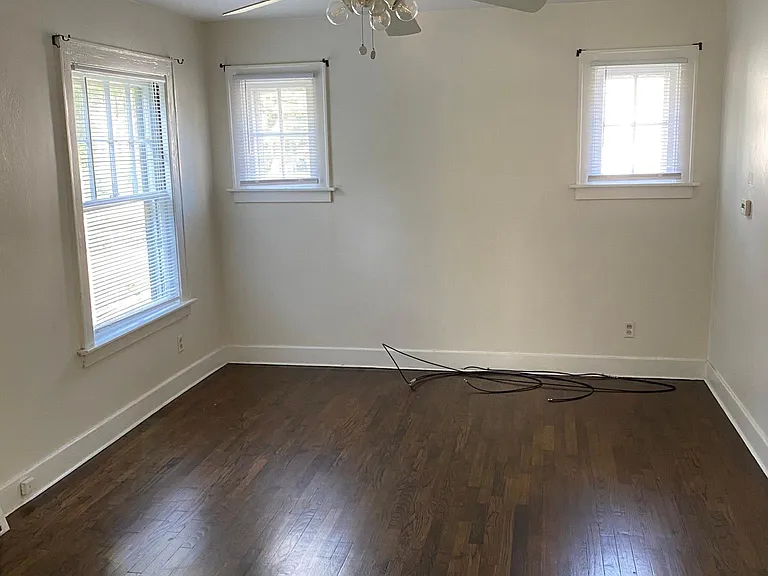 1413 E North St — Photo 9