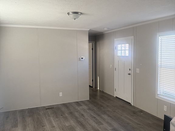 2nd image of 408 Allan St NE