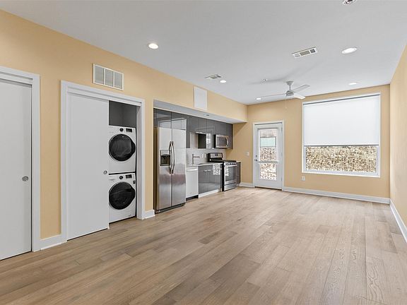4th image of 1800 E 4th St Unit 223