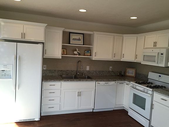 Remodeled Kitchen with Granite, Refrigerator, Microwave, Gas Cooking, Dish Washer