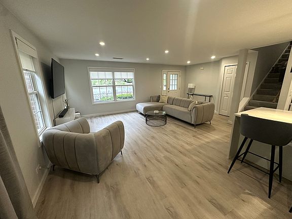4th image of 1659 Thornfield Ct