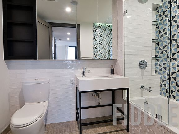 3rd image of 26 West St #7M