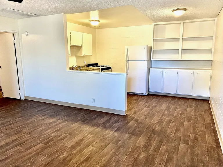 Hayden Square Apartments — Photo 18