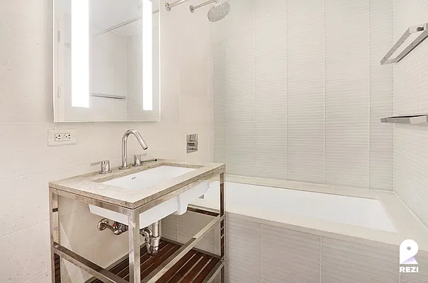 Rented by REZI | media 77