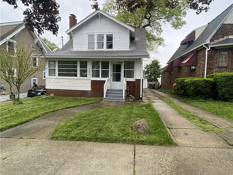 721 Polk Ave — Photo 3