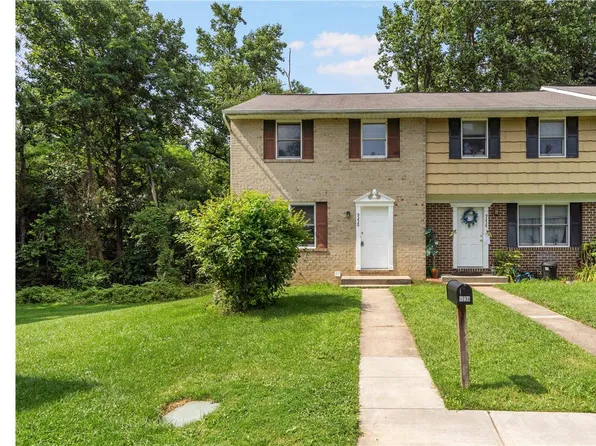 9238 Wood Creek Ct, Parkville, MD 21234
