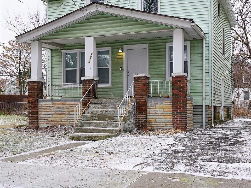 1st image of 2016 W Grand St