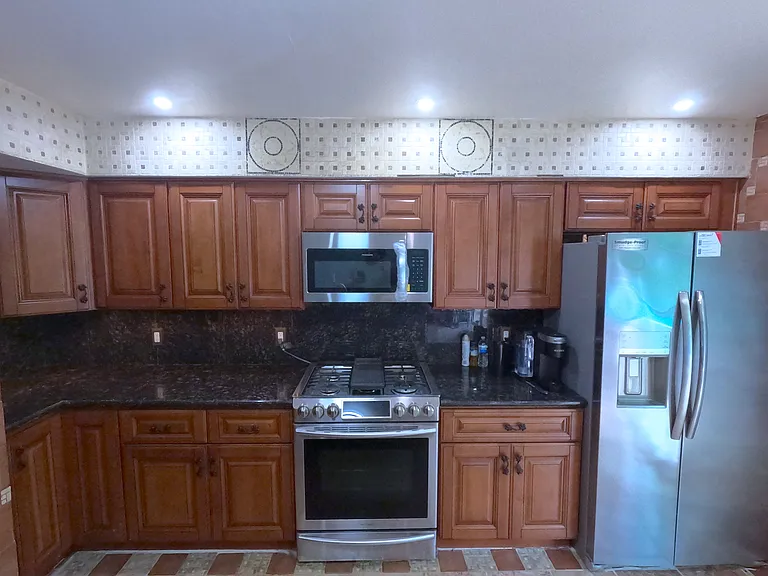 418 Bridge St — Photo 22