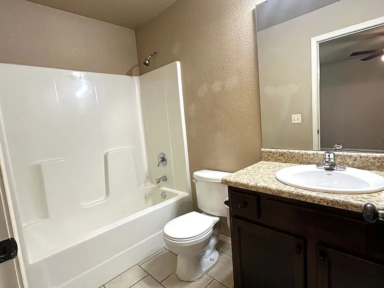 1024 E Caravan St — Photo 13