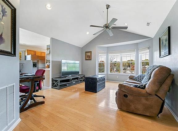 4th image of 1249 Woodland Point Dr APT J