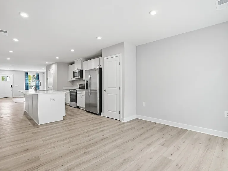 2264 Palm Ct #A — Photo 5