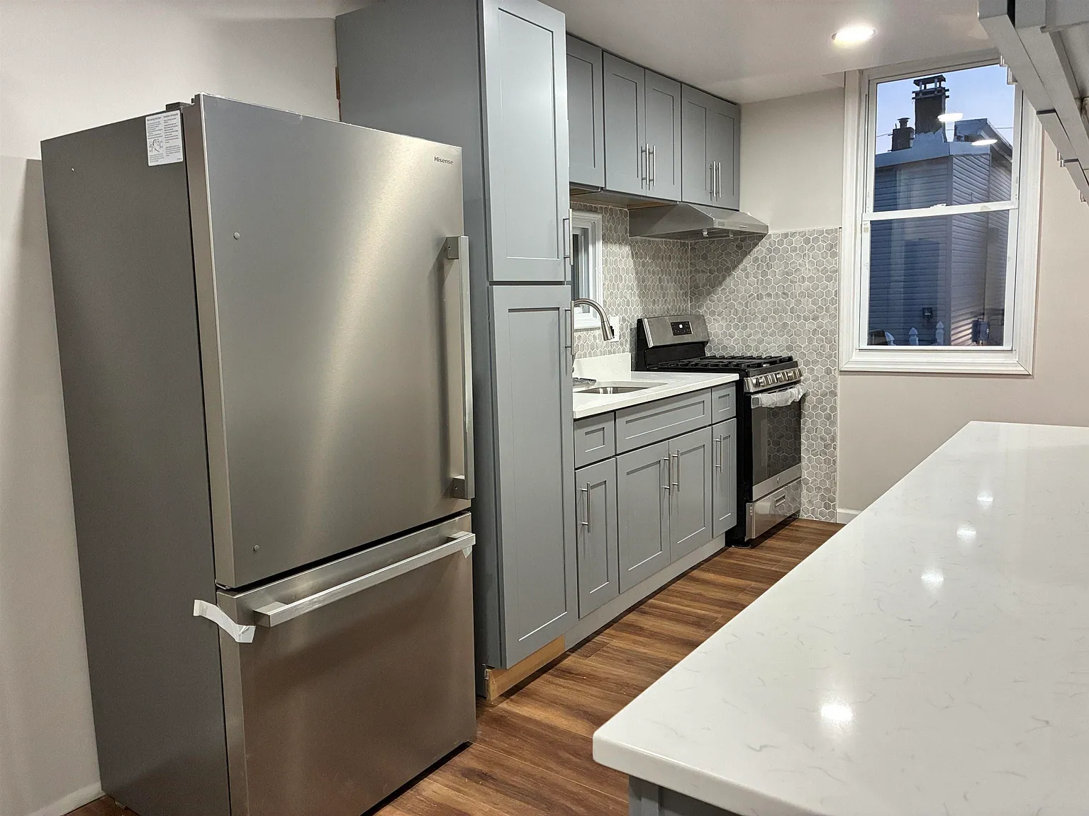 2 bed, 1.5 bath, 1000 sqft, $2,600 — Photo 3