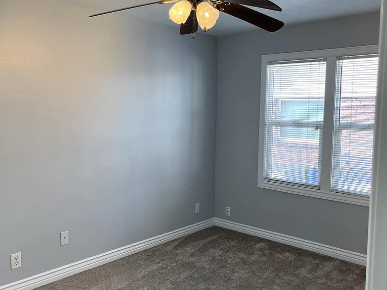 632 N Main St — Photo 15